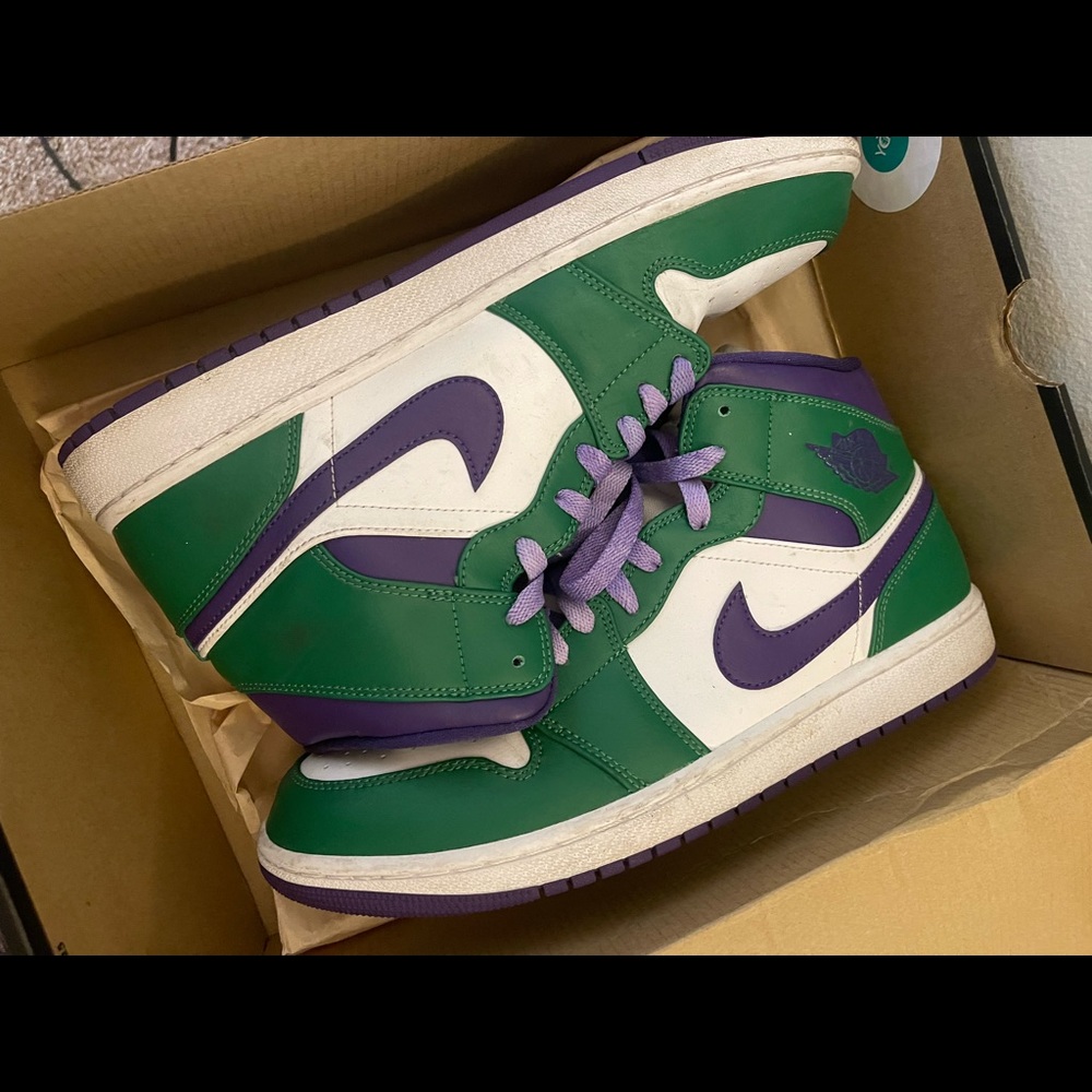 Worn a few times